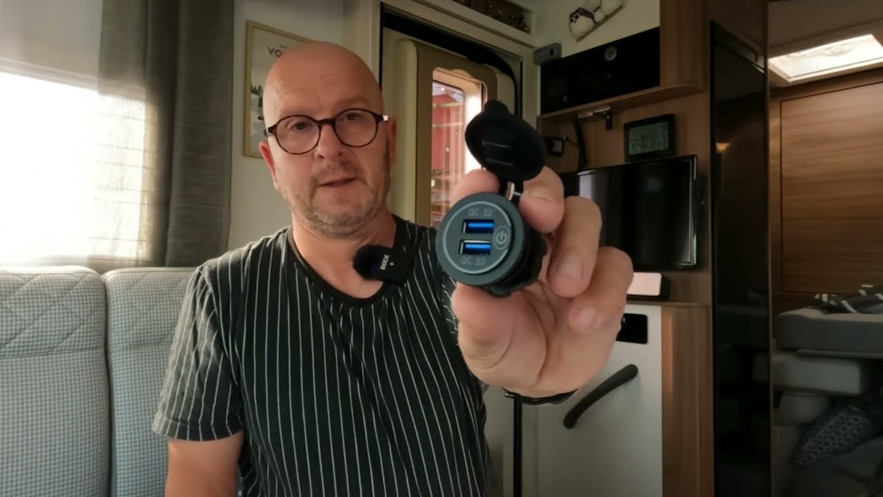 S2 Ep 12(Installation nouvelle prise USB quick charge +blocs fusibles)