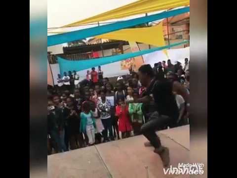 Os Santiegos no festival intercolegial no colégio Jacimar