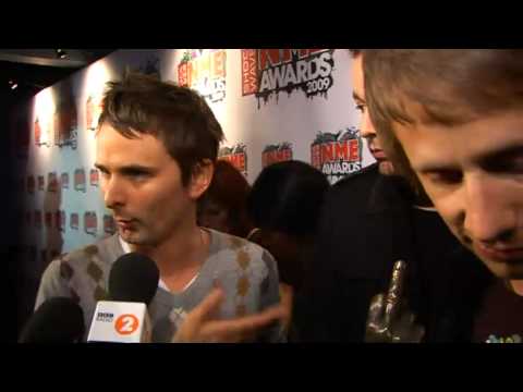 Blur take to the stage at NME Awards, Oasis are a no-show