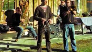 LaBrassBanda - Zehnerlfuxa (08)