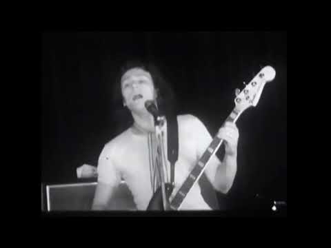 Almendra - Teatro Pueyrredón   (25-12-1970)