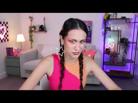 Djamila begraaft haar poepje