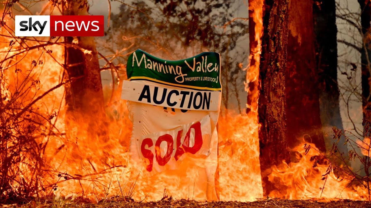 Australia bushfire 'came through like a cyclone'