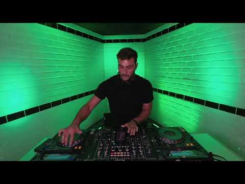 VIATGE / 156 BPM - 071 BASS STATION