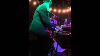 Jon McLaughlin - Jingle Bells (Live) Piano Break