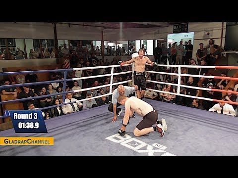 EPIC FIGHT!!! Alistair Boyd vs James Eades | Donnelly Promotion's The Fighting Irish | Auckland