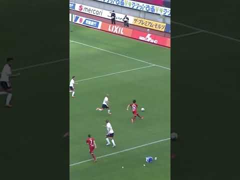 Not only can Daizen Maeda score goal, he can also sprint and tackle💥💨!