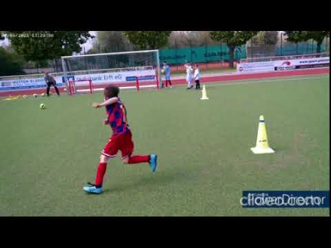 Fußballtraining mit Kindern - Schwerpunkt Torschuß in Verbindung mit Koordination und Sprint.