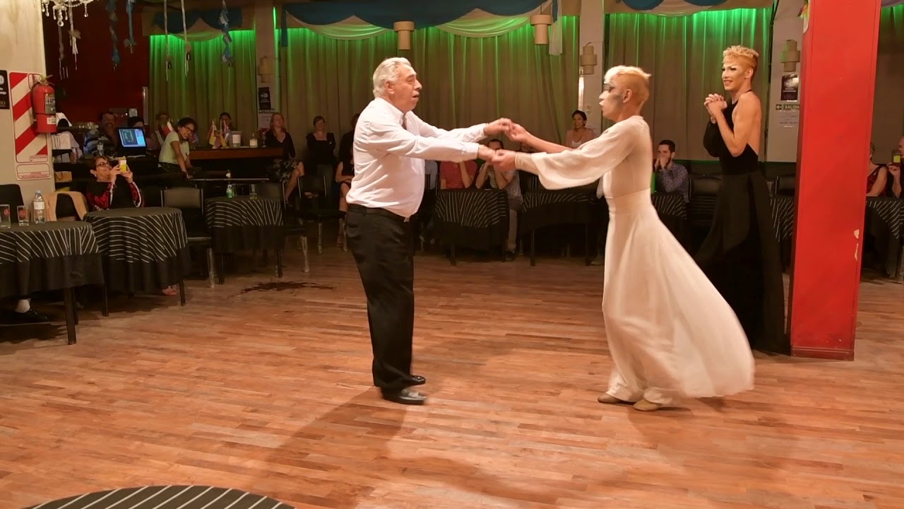 Juampi Ramirez y Daniel Arroyo con Carlos Stasi. en Porteño y Bailarín -3