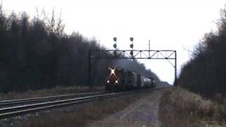 preview picture of video 'CN local freight 532 at Cardinal Ontario'