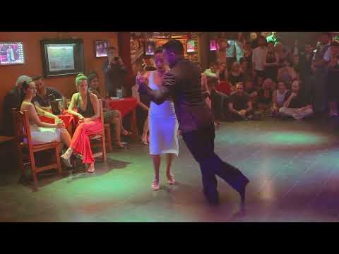 Clarisa Aragón & Jonathan Saavedra Dancing Tango Vals at Milonga a La Parilla, Buenos Aires, 2020