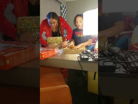 Finishing the Gingerbread House  #christmas2022 #gingerbreadhouse ‎