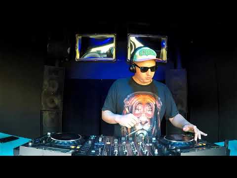 The Blue Oyster: Martin Tobias / 08.08 / 15 - 16