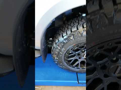 Isuzu MUX with ROH crawler wheels and Maxxis Razr AT tyres #isuzu #mux #tyres #wheels #australia