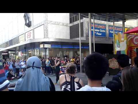 Fringe Adelaide Rundle Mall Street Acrobat 阿德莱德Fringe艺术节Rundle Mall街头杂技