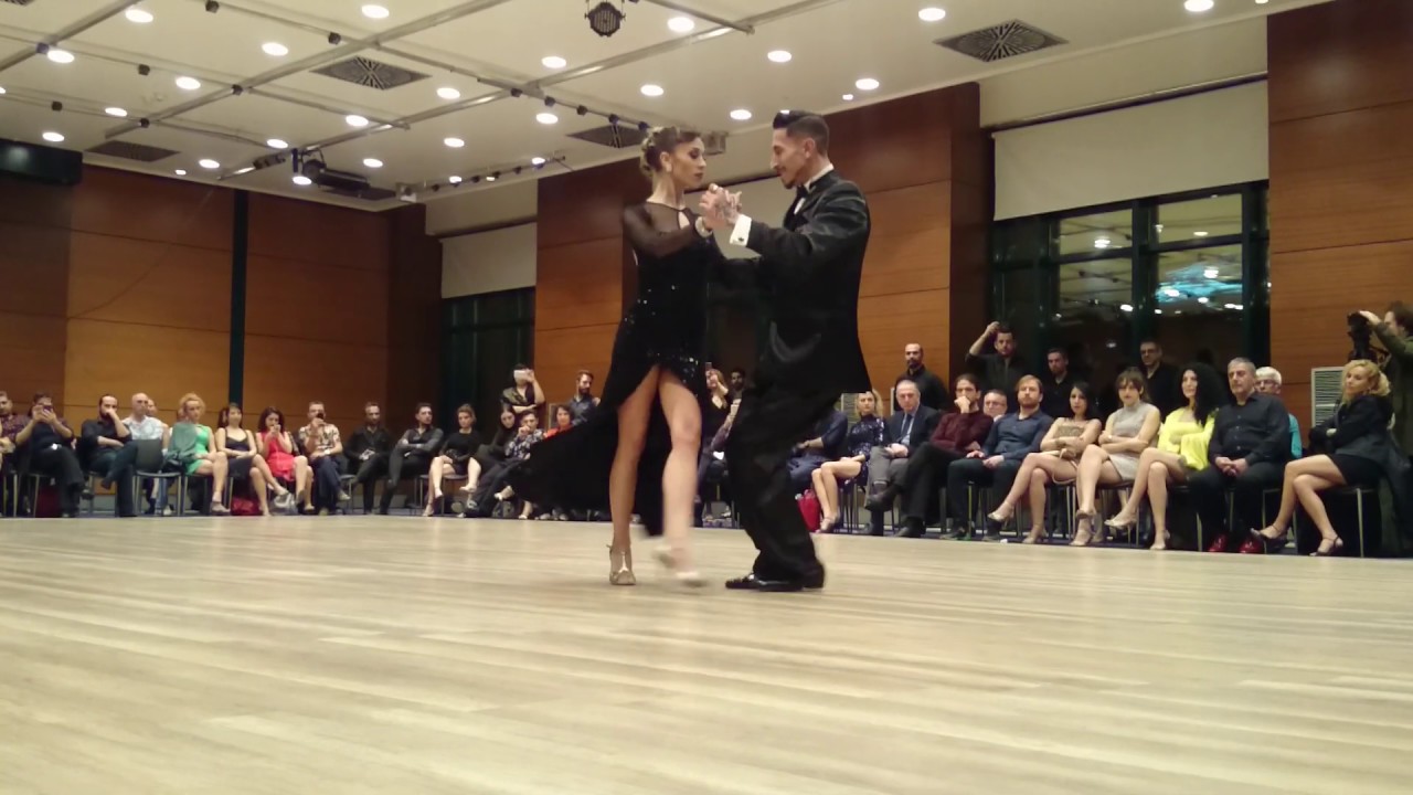 Video thumbnail for Julian Sanchez & Bruna Estellita. Violetas / Alberto Castillo. Apertura Tango Weekend 2019