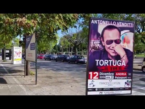L'attesa in città - Tortuga Tour Antonello Venditti - Palasport di Andria - sabato 12 dicembre 2015.