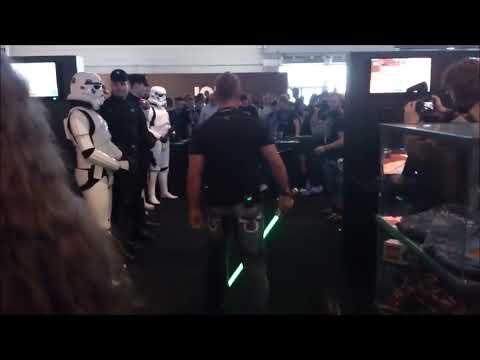 Athene + Swifty Lightsaberfight @ Gamescom 2012