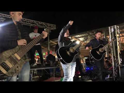 Eslabón Armado - Con tus besos en vivo