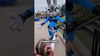 Download lagu Tres Reglas De Disneyland Que Suenan Falsas mp3 Download lagu Tres Reglas De Disneyland Que Suenan Falsas mp3