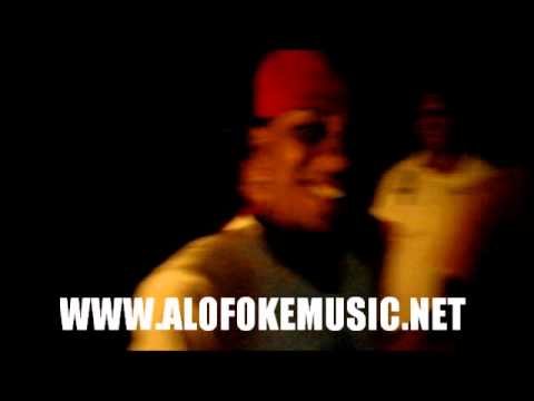 Secreto, Manuelito, Cromo X & Dj Sammy en el estudio mostrando "Desde El Vip"