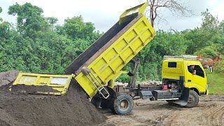 Download lagu Truk Jomplang. Mobil Truk CANTER HDX Bongkar Muatan PASIR FULL BAK Menggunung Sampai PINTU COPOT mp3