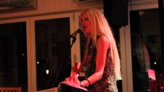 Nilla Nielsen - Så nära