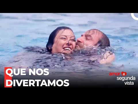 Placer De Piscina De Ayfer y Haydar - Amor A Segunda Vista