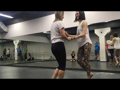 Yse Goes and Tatyana Kleyka, beginner class demo, Forró na Sibéria 2019