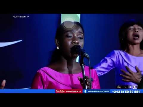 Yaweh yonde mobikisi , Ta main nous touche medley by Manael-Ruth Sumi ngoy .