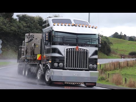 2004 Kenworth K104 With Cat C15