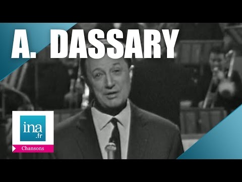 André Dassary "La petite église" | Archive INA