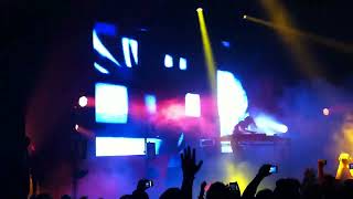 Skrillex - Scatta live Sydney 2012