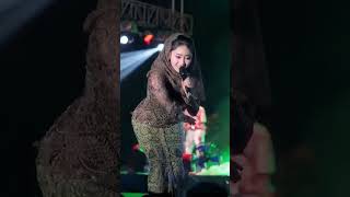 Download lagu BUKIT BERBUNGA ~ SILVY KUMALASARI - X OM HIMAWAN VERSI JADUL #1 on Trending for music mp3 Download lagu BUKIT BERBUNGA ~ SILVY KUMALASARI - X OM HIMAWAN VERSI JADUL #1 on Trending for music mp3