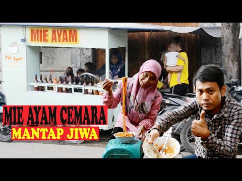 MIE AYAM CEMARA VIRAL // SAMPING ALUN ALUN ANJATAN DAN DI BAWAH POHON CEMARA