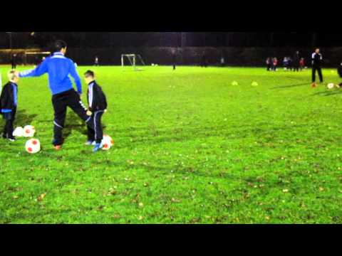 F7 SVS - Training : 2 in de aanval tegen 1 verdediger en 2 goals (7 nov 2012)