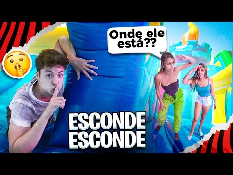 HIDE AND SEEK IN THE INFLATABLE PARK WITH 7 PEOPLE LOOKING FOR ME AND ONLY ME HIDING!