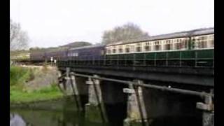 preview picture of video 'Duke Of Gloucester Passing Through Totnes.'