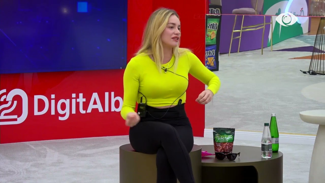 Heidi mbledh banorët dhe i ndan punët e shtëpisë