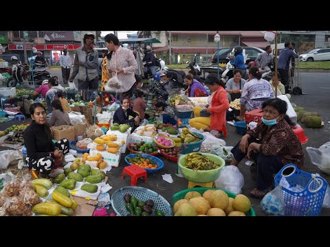 Chbar Ampov Early Morning Food Market - Daily Lifestyle & Activities of Vendors & Buyer in Market
