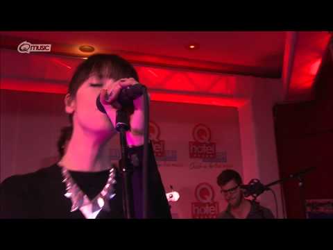 Laura Jansen - Light Hits The Room // live @ Q-hotel 2013