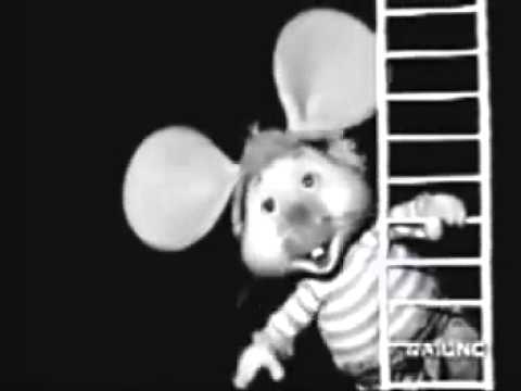 TOPO GIGIO &  RAFFAELLA CARRA' - Strapazzami Di Coccole !