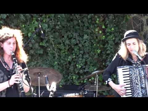Verena Guido & Annette Maye Live @Edelweiss Pirates Festival – Shpil zhe mir a lidele in Yiddish