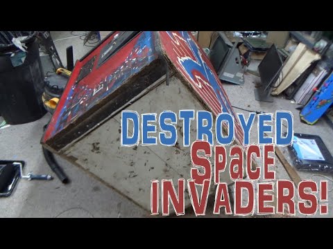 Saving a 1979 Midway Space Invaders Deluxe Arcade Game - Old School Rom Hack To Play Both Games