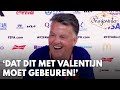 Van Gaal schiet in de lach na vraag Valentijn: 'Dat dit nou met jou moet gebeuren!'