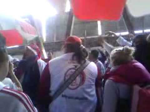 "MORON VS LOS ANDES fista bajo la tribuna TEMAA NUEVO â™ª â™«" Barra: Los Borrachos de Morón • Club: Deportivo Morón