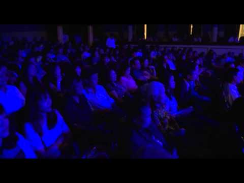 Thể hiện bởi Trung Đức