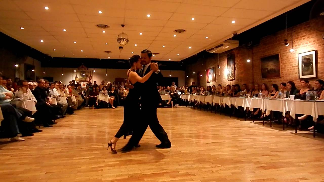 27   8   16   Mirella Santos David y Carlos Santos David  2