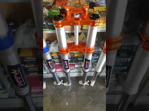 REVIEW USD KTM HT VS USD Realjump Tripel clamp HT