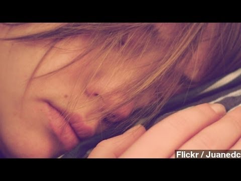 為什麼有些人記得夢境，有些人卻不記得？ (Why Some People Remember Dreams And Others Don't)